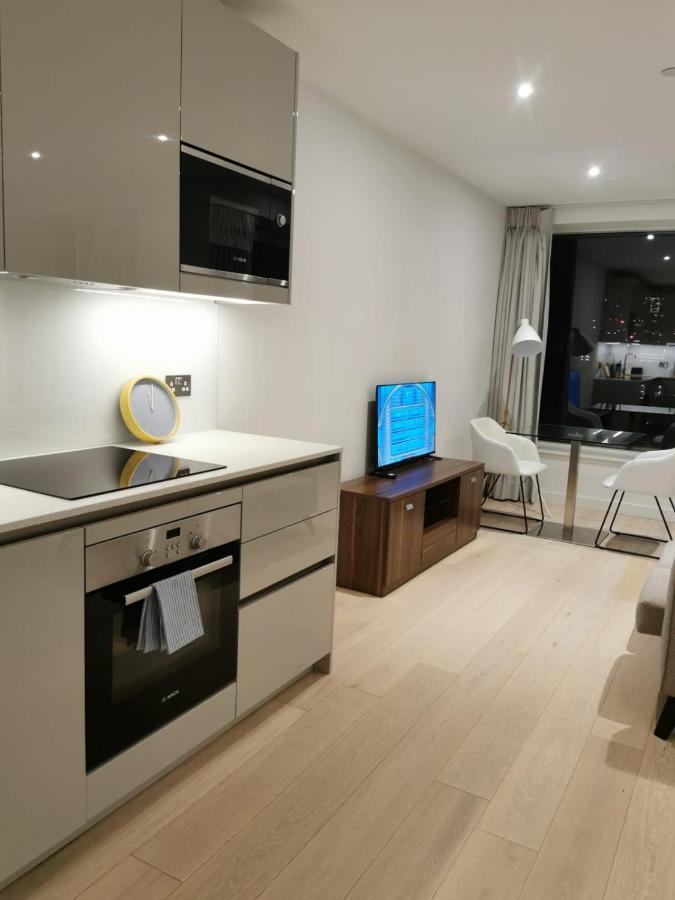 Comfy 1 Bed Studio 1 Minute From Train Station Apartment London Exterior photo
