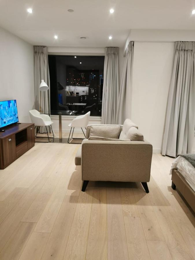 Comfy 1 Bed Studio 1 Minute From Train Station Apartment London Exterior photo